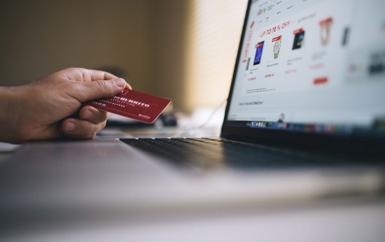 ФБР рассказало о финансировании ИГ через Ebay и PayPal