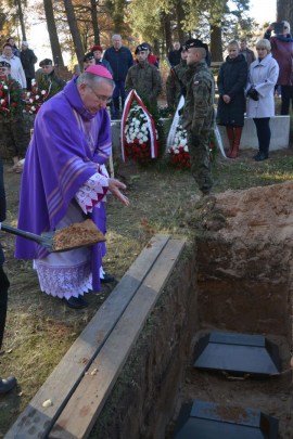 Воины обрели последний приют