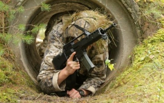 В латвийские школы вернется военная подготовка: как это будет выглядеть?
