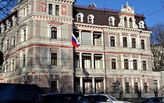 Посольство России ответило Шадурскису о возможной школе в Латвии