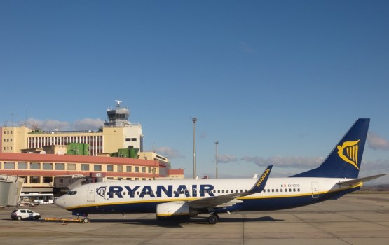 Ryanair ������� 600 ������ ��-�� ����������