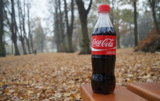 Прибыль "дочки" Coca-Cola в Латвии упала на 38%