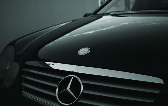 На тягаче из Латвии перевозили угнанный в Испании Mercedes-Benz