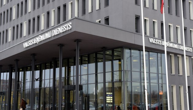Декларации до 1 апреля должны подать еще около 15 тысяч должностных лиц