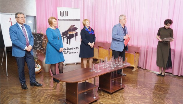 VIVA LA MUSICA � �����������