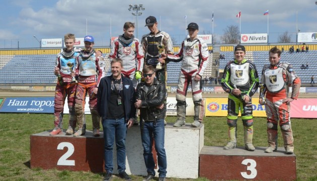 �������: �������������� ������ ������ ����� � ������