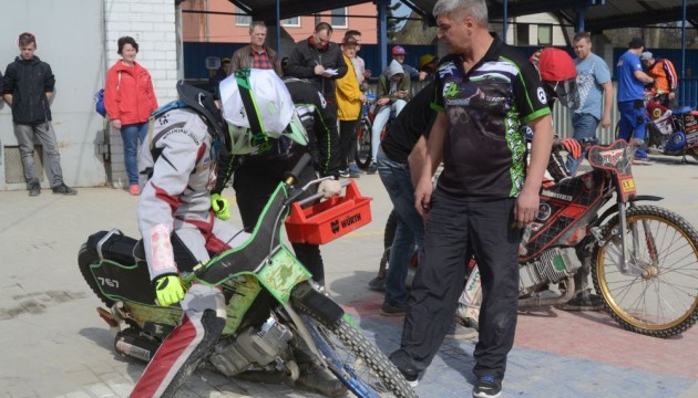 �������: �������������� ������ ������ ����� � ������