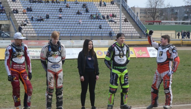 �������: �������������� ������ ������ ����� � ������