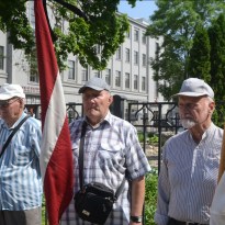 Надо говорить о тех событиях, извлекая уроки…