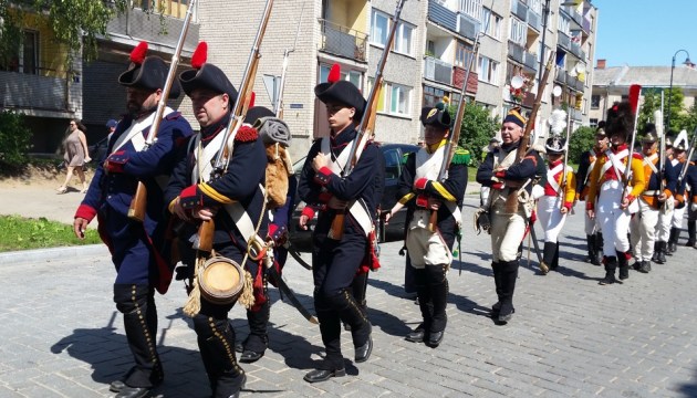 ����������� ����� ���� ���� �� 4 ��������