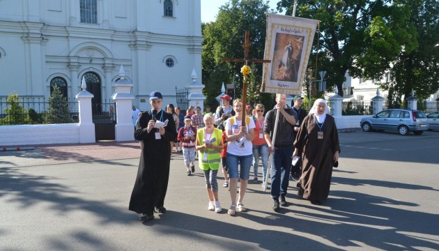 В эти дни в Латгале вдоль дорог могут передвигаться группы паломников