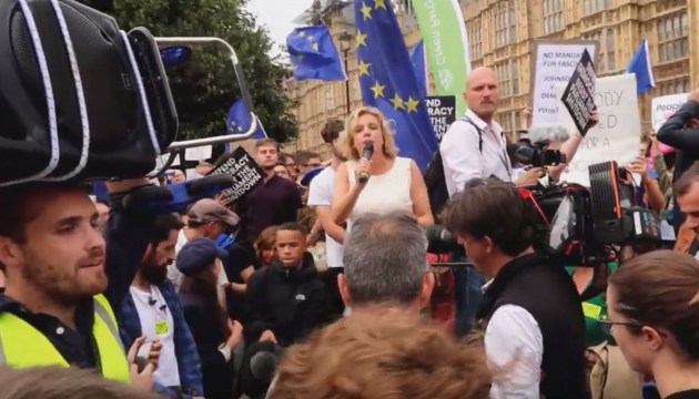 В Великобритании начались акции протеста против решения приостановить работу парламента (ВИДЕО)