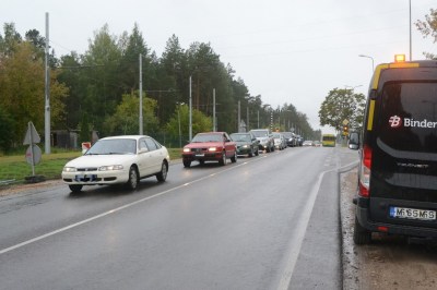 Пробки в Стропах: автоводителей просят потерпеть