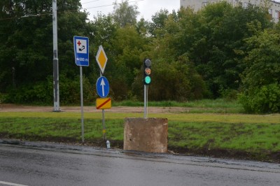 Пробки в Стропах: автоводителей просят потерпеть