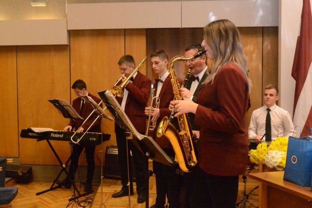 ���������� ����� �������� ������ �������������