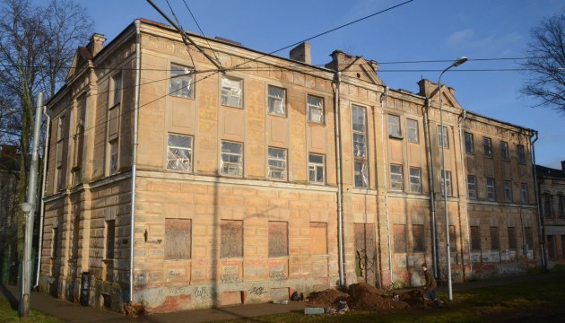 Восстановление заброшенных домов идет полным ходом