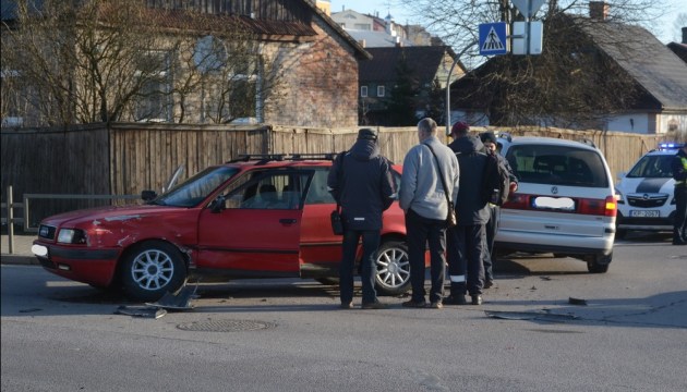 Audi  VW Sharan    ()