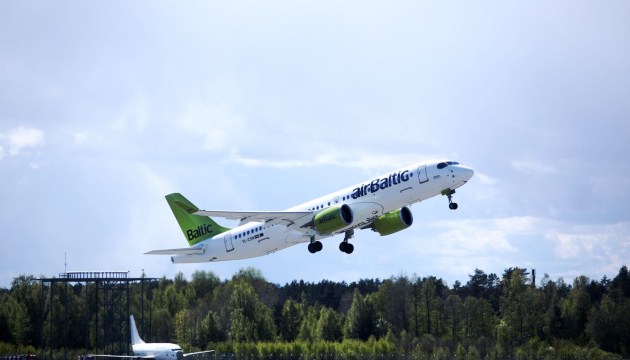 airBaltic      ,   