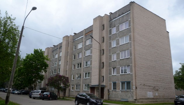 Жители будут ремонтировать крышу на своих условиях