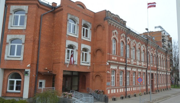 В Думе посетителей принимают, но все еще по записи