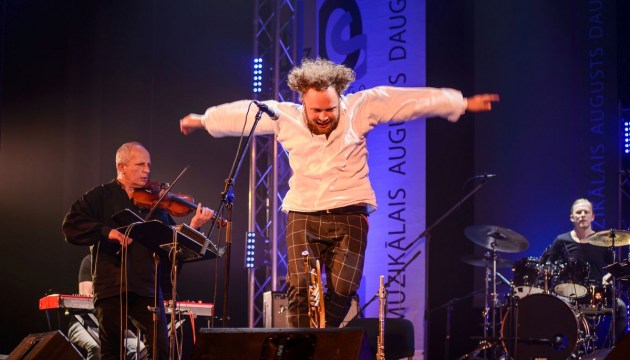 �� ��������� ��������� ������������ ������ � �����������