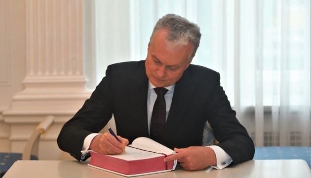 Президент Литвы: «Мы не можем назвать Лукашенко законным президентом»