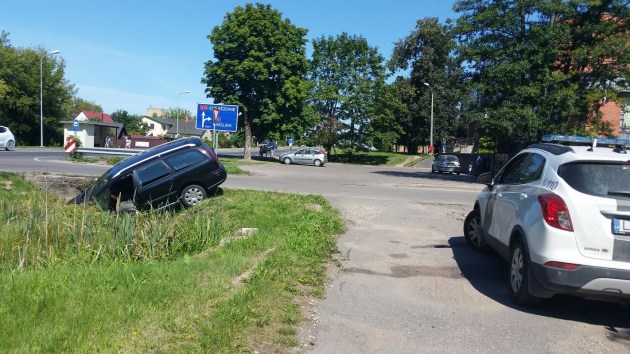 Citroen в кювете
