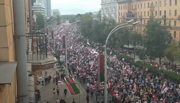 В Минске состоялся несанкционированный марш оппозиции. Число участников превысило 100 тыс. человек