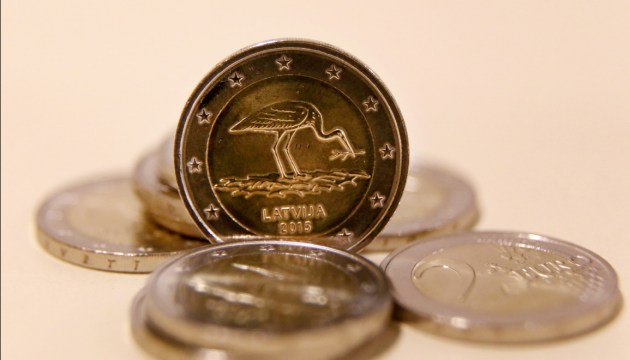 Бюджет 2021: планируют финансирование для повышения зарплат медиков и педагогов