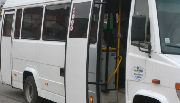 На время возобновится движение микроавтобуса на улице Лиела