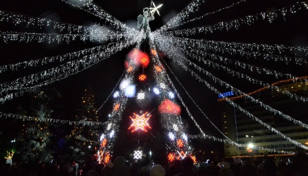 Для городской елки хотят купить новую гирлянду