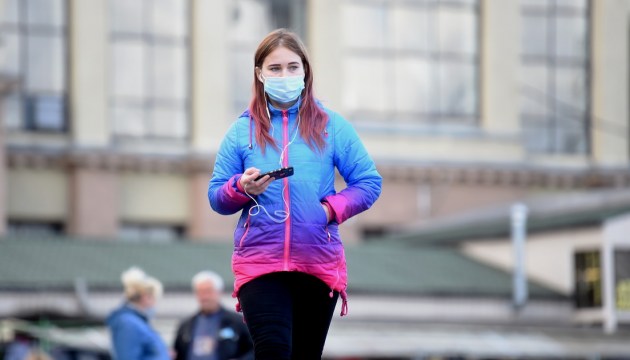 Можно ли контактному лицу покидать дом? Ответы на этот вопрос противоречивы