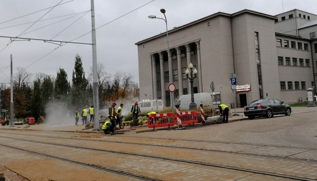 Обновленные трамвайные пути не смогли сдать в срок