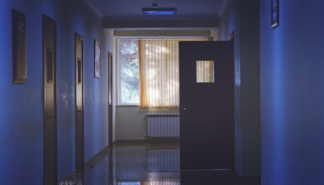 За сутки в Латвии - 100 новых случаев Covid-19 и девять умерших