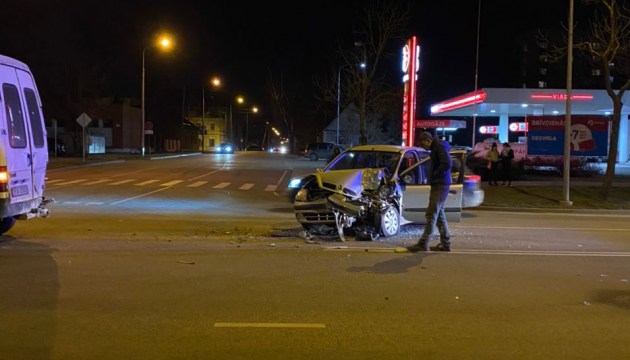 ������ �� 18 �������� (����, �����)