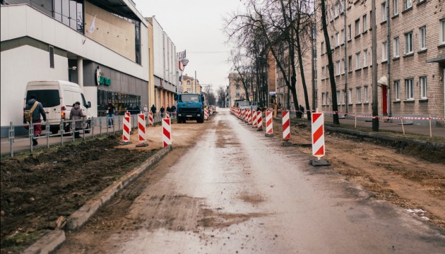 Реконструкция ул. Циетокшня: строители захватили новый участок