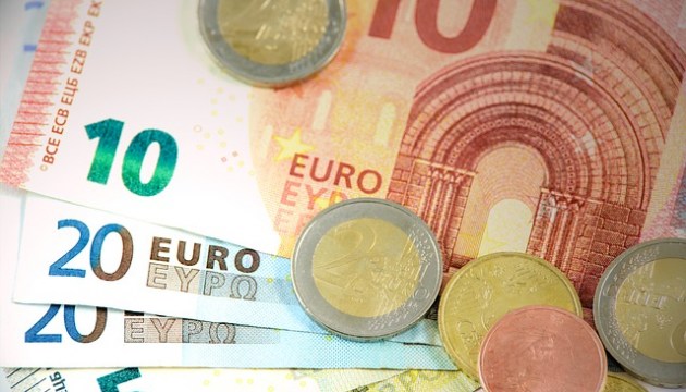 Кому нужно декларировать пособие на ребенка в 500 евро?