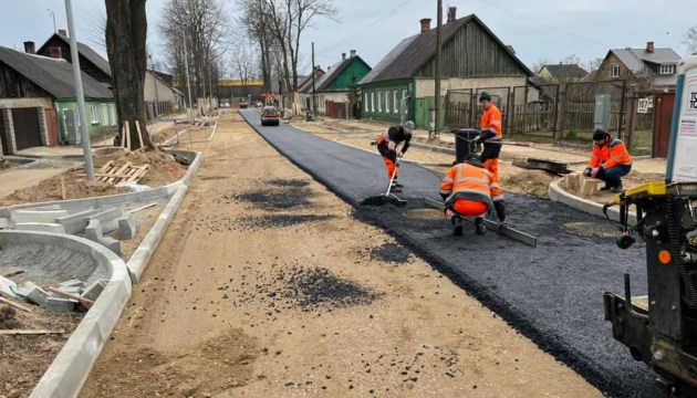 Заработал асфальтобетонный завод (+СПИСОК асфальтировки гравийных улиц)