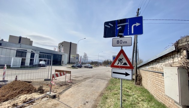 Реновация ул. Циетокшня: перекрыли дорогу, не предупредив
