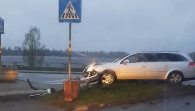 На Гриве виновный в ДТП скрылся с места аварии (ВИДЕО)