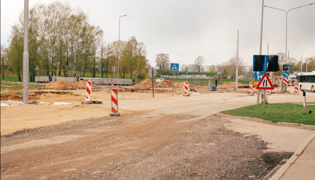 Реновация улицы Циетокшня: уже положили новые рельсы