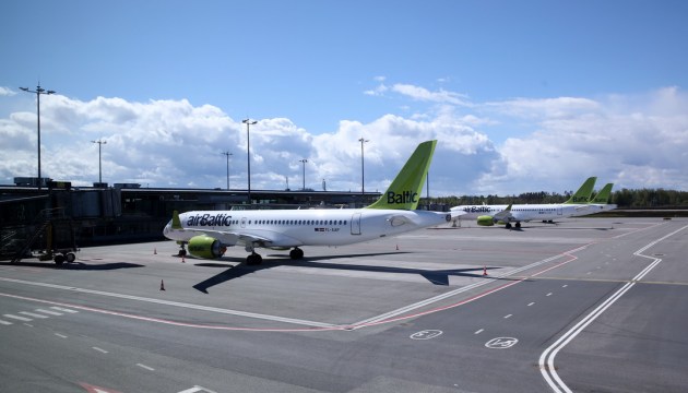 airBaltic набирает механиков