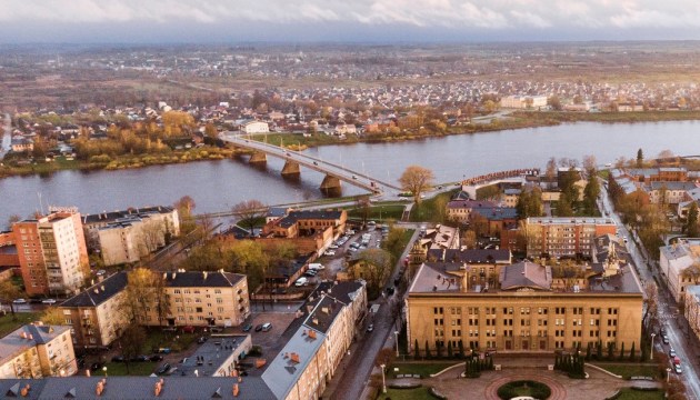Почему отказались от ремонта моста через Даугаву?