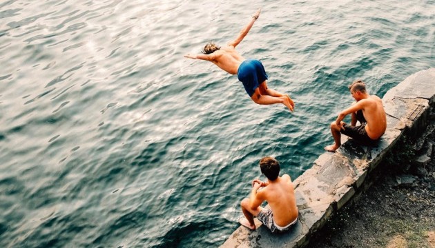 «Скорая», Янов день и трое пьяных утонувших