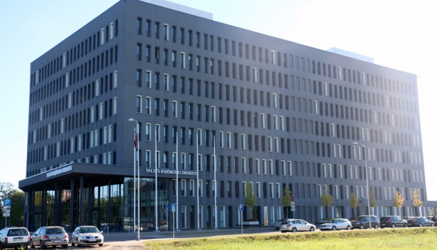 Госкaнцелярия предложила оставить удаленную работу Латвии и после пандемии
