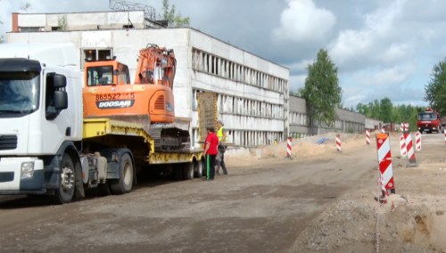 Продолжаются работы по приведению в порядок крепостной складской зоны