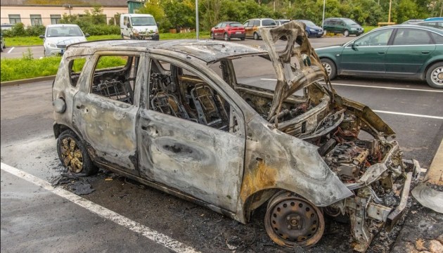 В Резекне машина угодила в пруд, в Даугавпилсе две - сгорели