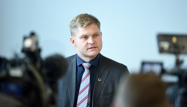 Министр благосостояния посетит «групповые квартиры» на улице Шаура