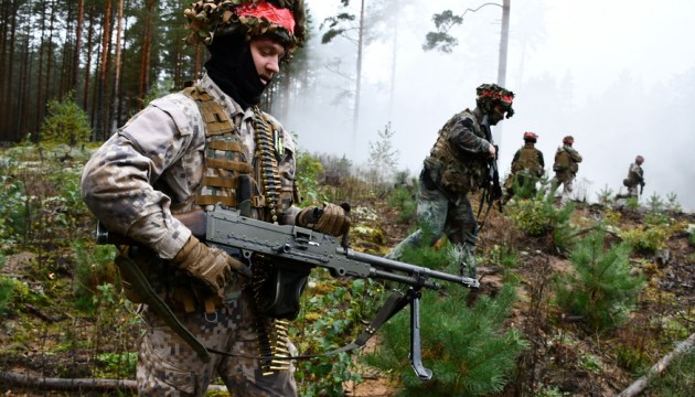 Военным хотят разрешить применение оружия в спецоперациях в мирное время