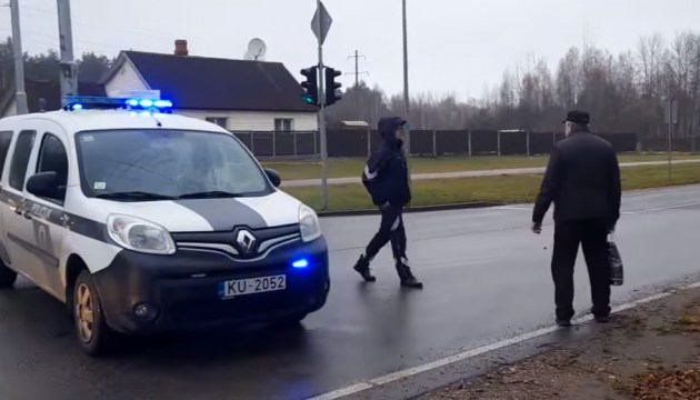 Из-за мины движение на шоссе было перекрыто на три часа